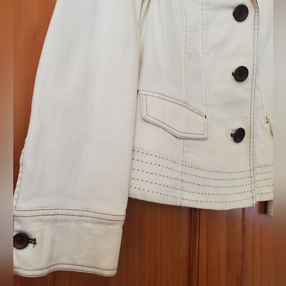 Fitted cream, light jean material, jacket with brown stitching/button detail - Picture 2 of 7